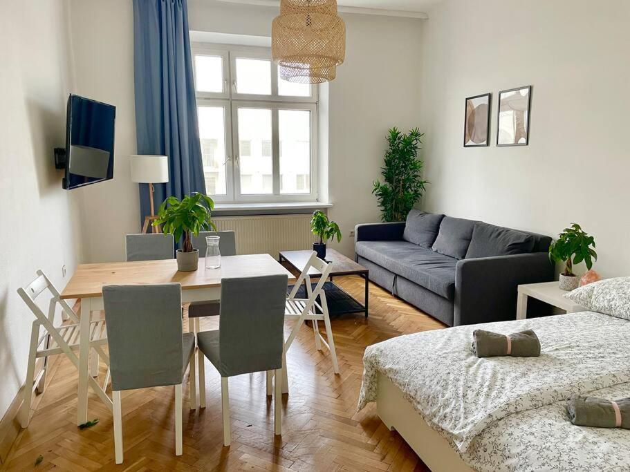 55M2 Stylish Apartment With Netflix - 15 Min To Center ウィーン エクステリア 写真